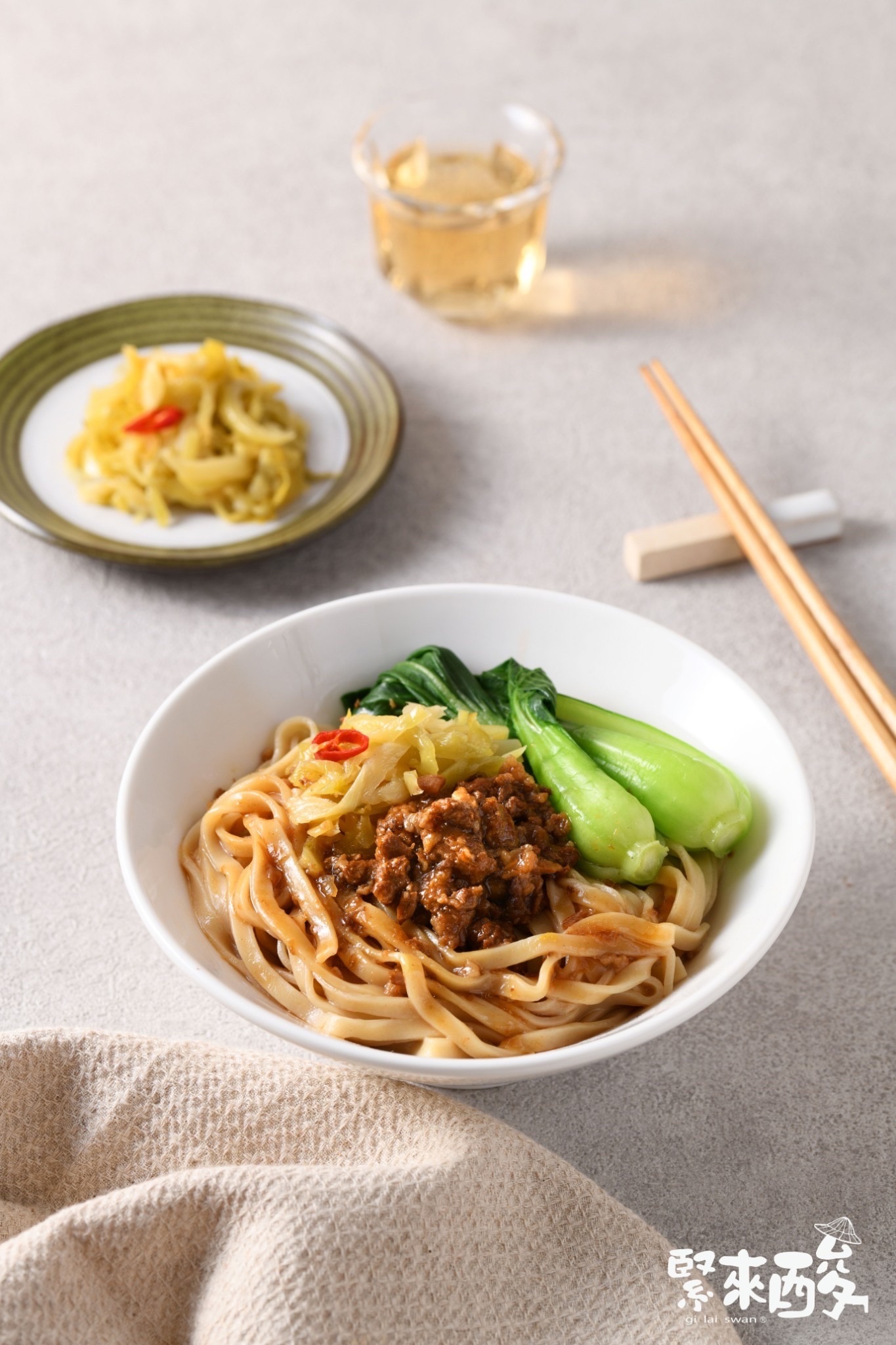 家常滋味-酸菜肉燥拌意麵